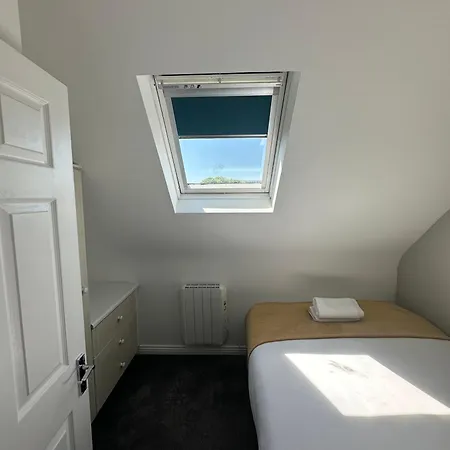 3 Newcastle Above Paddy Power Apartment Galway